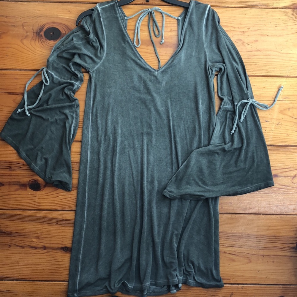 American Eagle cold shoulder tunic dress
